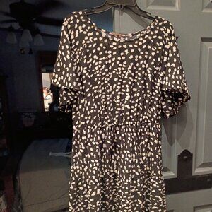 Black/Cream Calf Length Short Seeve Dress